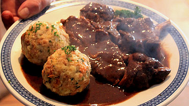 Pieczeń jagnięcia (Bauernschöpsernes)