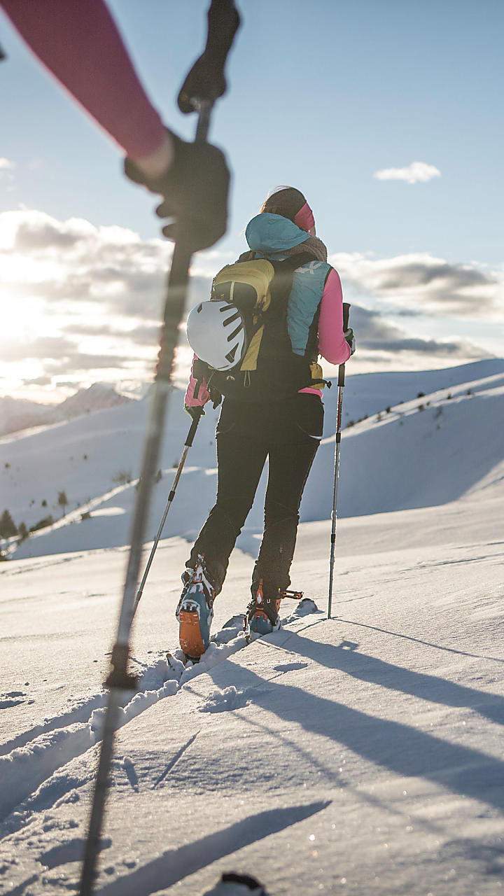 [Translate to Polish:] Skitouren in Südtirol: Urlaub für Schneesüchtige