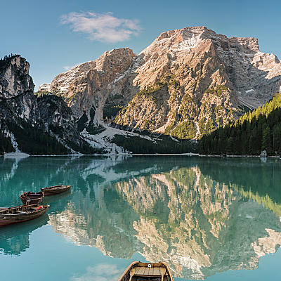 Jezioro Pragser Wildsee: perła wśród jezior Dolomitów