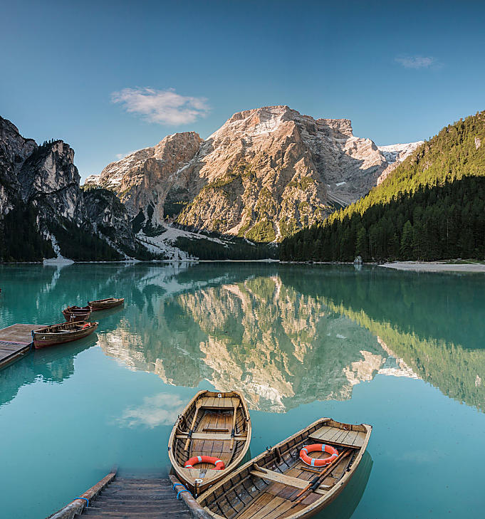 Jezioro Pragser Wildsee: perła wśród jezior Dolomitów