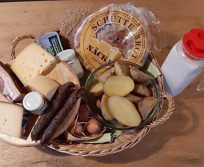 Kolacja w koszyku 