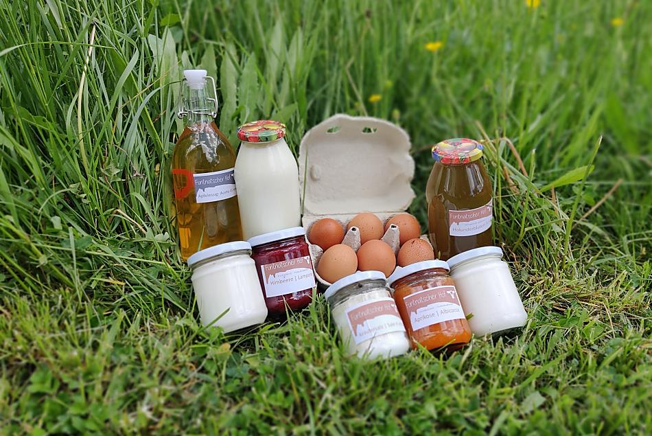Nasze wlasne, domowe produkty sa dostepne w kaciku produktów tuz przy wejsciu. Menu uzupelniaja regionalne specjaly.