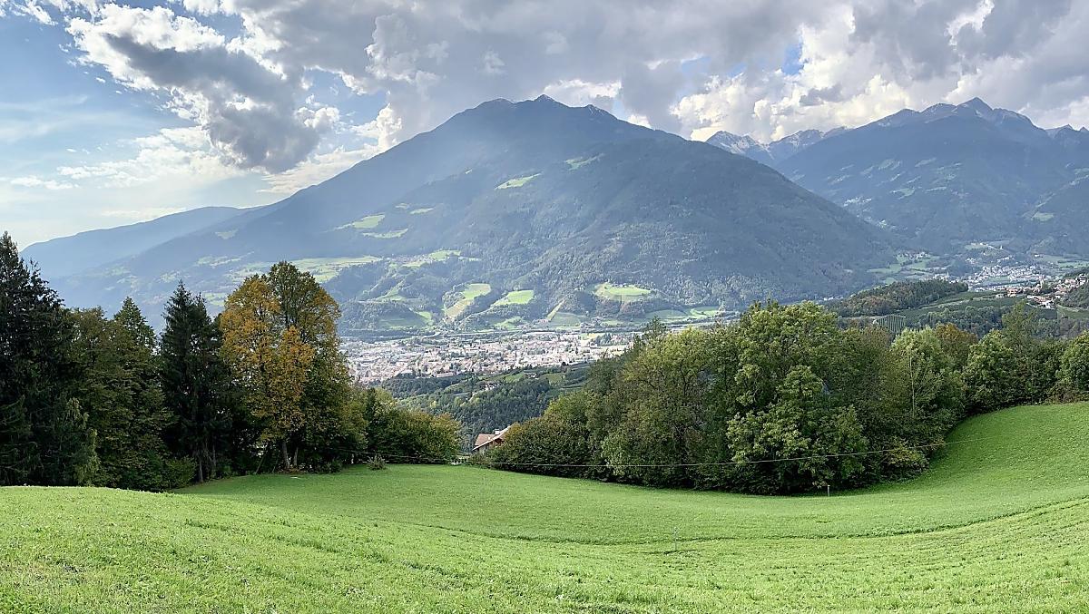 Widok na Brixen i okoliczne wioski w pazdzierniku