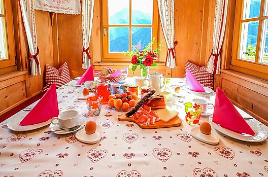 Bauernfrühstück in unserer Bauerstube aus dem 19. Jahrhundert