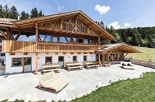 Ahner Berghof z pieknym tarasem slonecznym