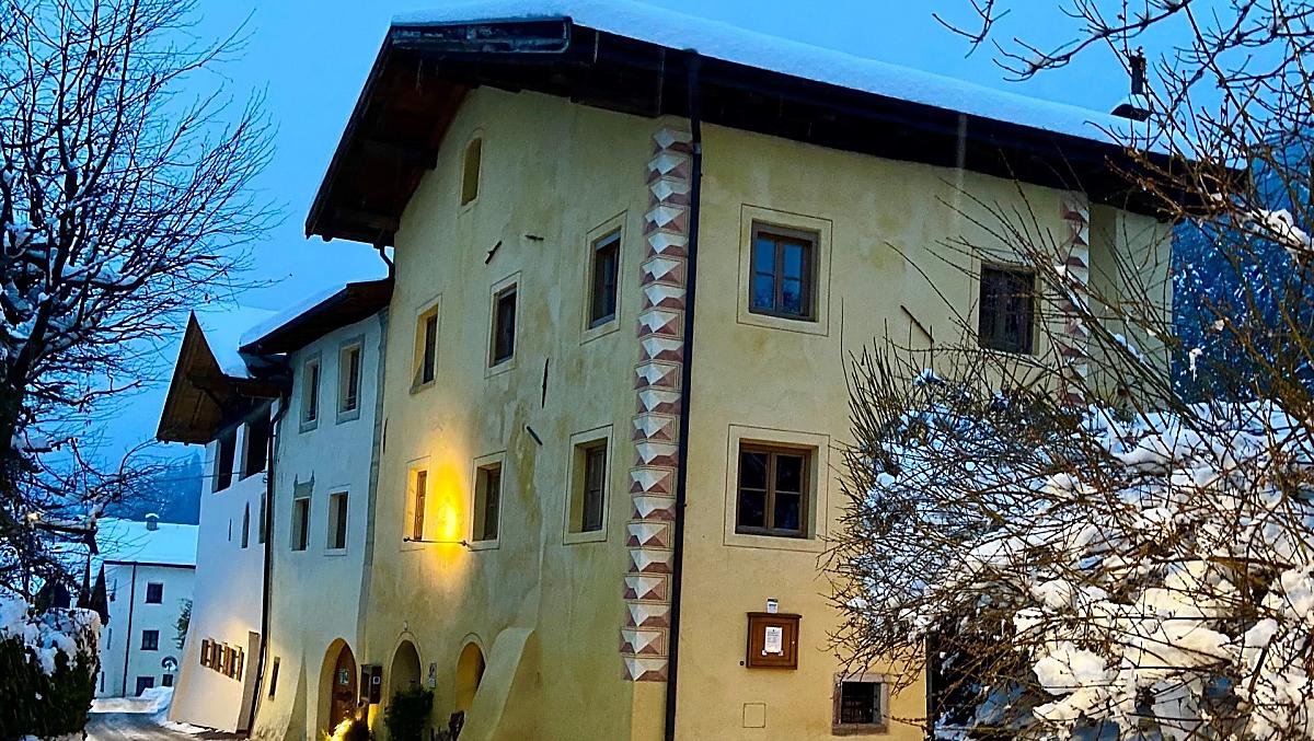 Widok z zewnatrz na gospodarstwo Gurtenhof