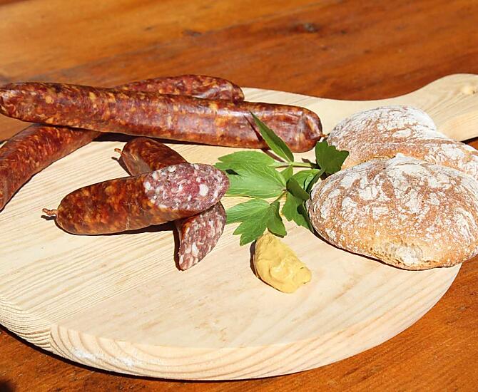 Domowa gotowana kielbasa