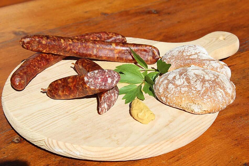 Domowa gotowana kielbasa