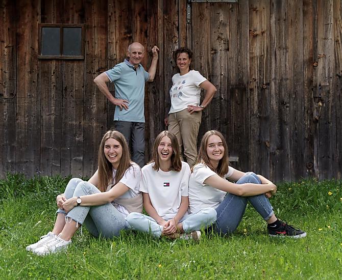 Rodzina Pallhuber Thomas i Silvia z trzema córkami Tamarą, Denise i Carmen