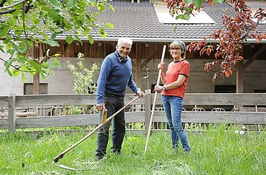 Franz, wlasciciel gospodarstwa, z siostrzenica Gerlinda