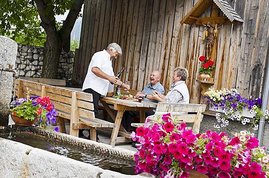 Jeden z naszych przytulnych kacików wypoczynkowych zaprasza do relaksu.
