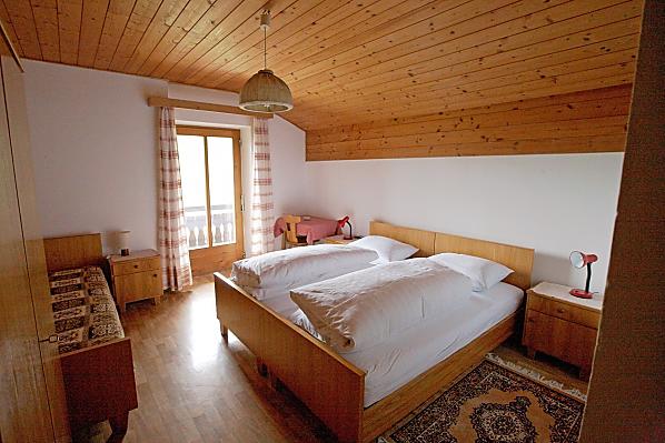 Dreibettzimmer mit Balkon