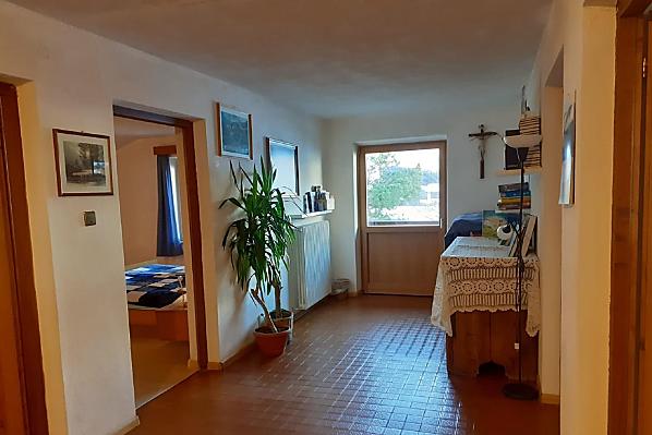 Wohnung Grabe ausgestattet mit kleiner Bibliothek und Brettspielen, Balkon mit Panoramablick