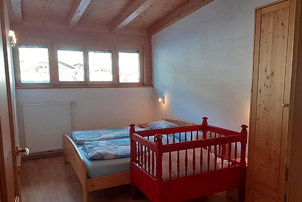 Kinderbett auf Anfrage