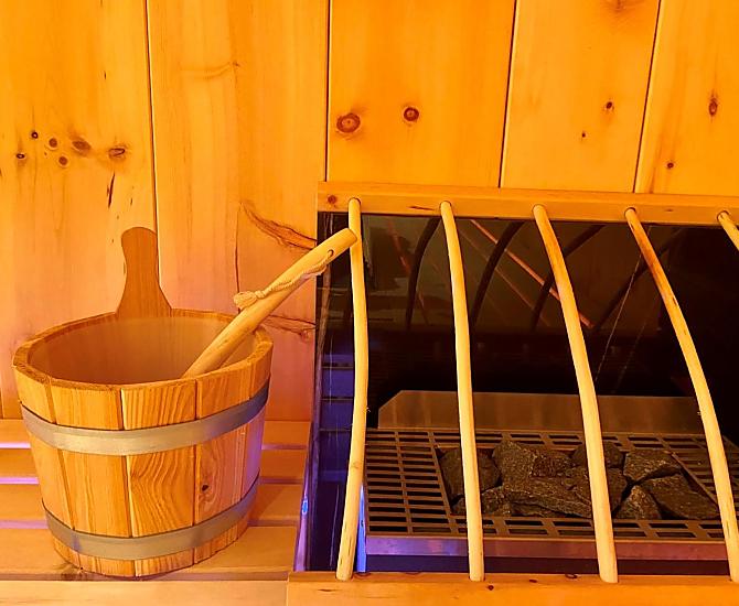 Private, finnische Zirmholz-Sauna