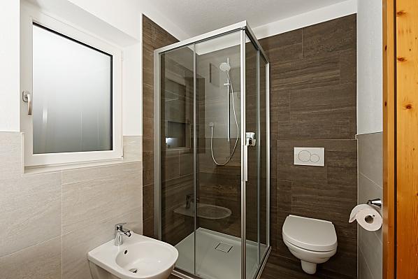 Bad mit Fußbodenheizung und Bidet