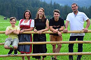 Rodzina Sinnerów: Manuel, Silke, Nadine, Florian, Meinhard