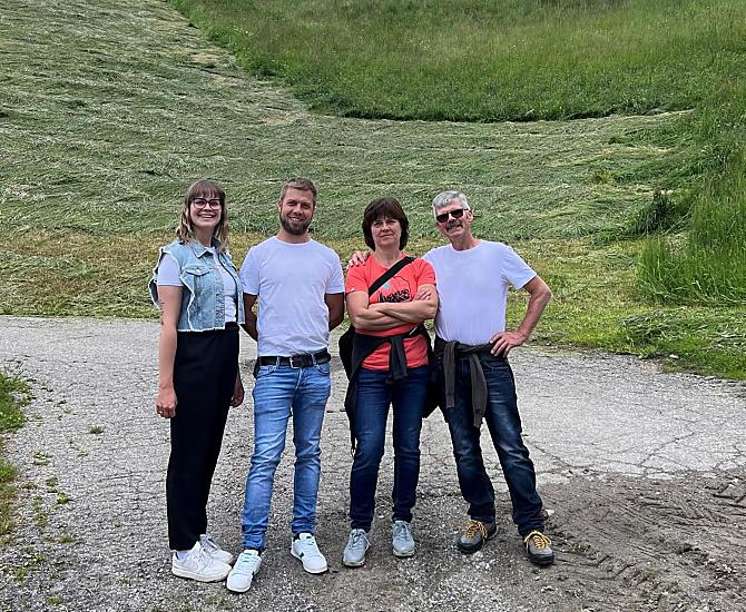 My, czyli córka Andrea, syn i młody gospodarz Roland, gospodarz Luis oraz gospodyni Hildegard, zawsze chętnie znajdziemy czas na rozmowę.