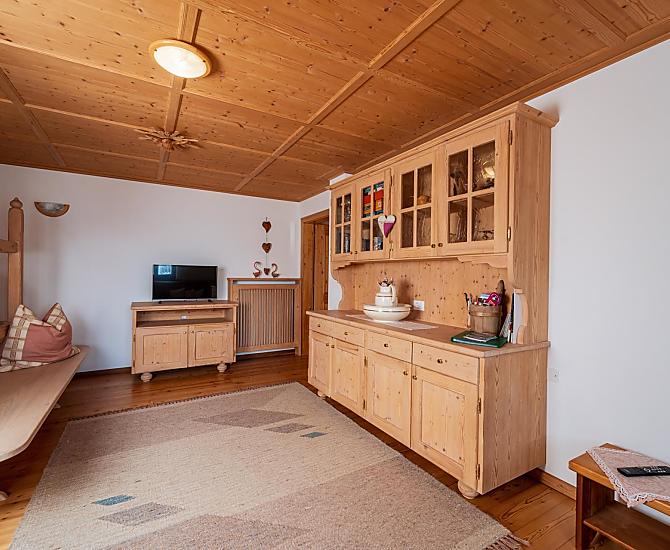 Stube mit Holzofen