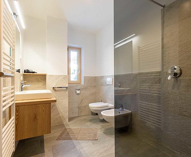 Das moderne Badezimmer.