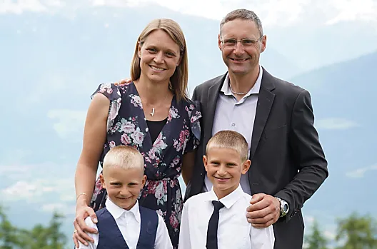 Państwa rodzina gospodarzy: Julian, Hannes, Veronika i Stefan