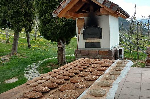 Pieczenie chleba w Haflingerhof