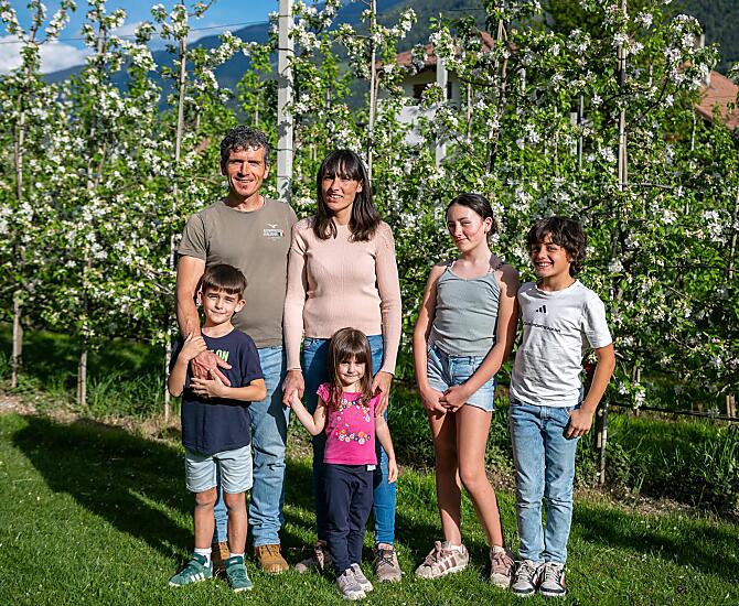 Familie Pixner, Christian und Sara mit Sophia, Raphael, Oliver und Eva.