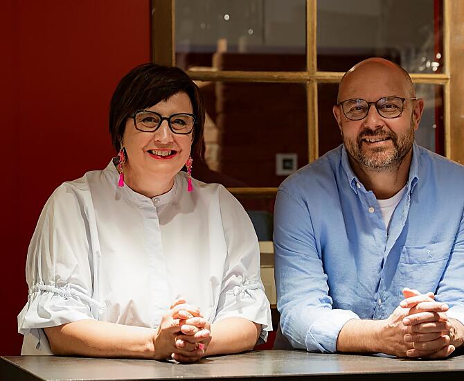My - Judith i Florian - zapraszamy do naszej historycznej winnicy w sercu Bolzano.