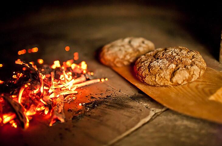 Im Holzofen gebackenes Brot