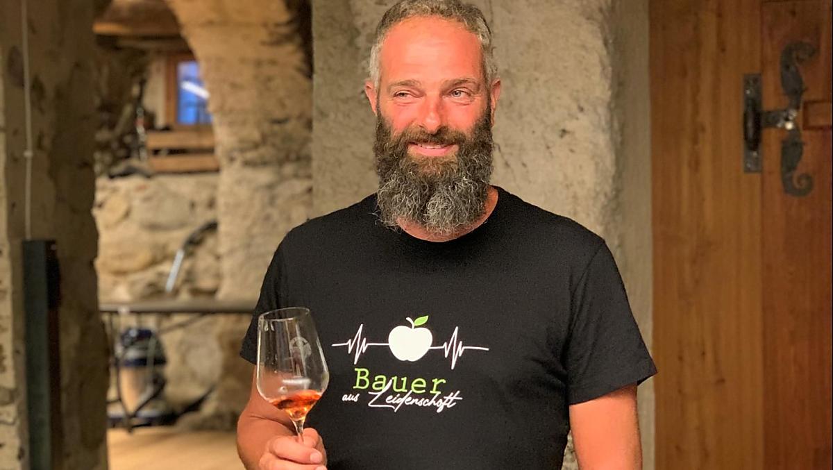 Rolnik Matthias podczas degustacji win