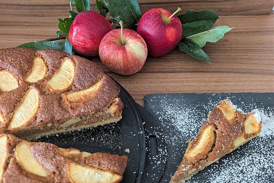 Hausgemachter Apfelkuchen zum Frühstück
