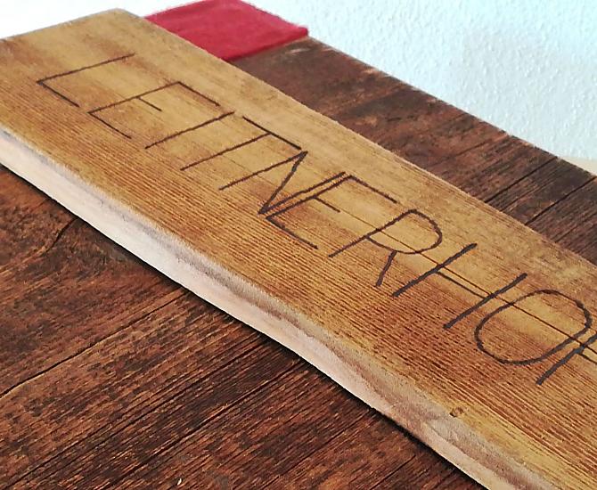 Unsere Hofmappe mit viel Liebe und in Handarbeit hergestellt. Ein herzlicher Willkommensgruß und Info für unsere Gäste.