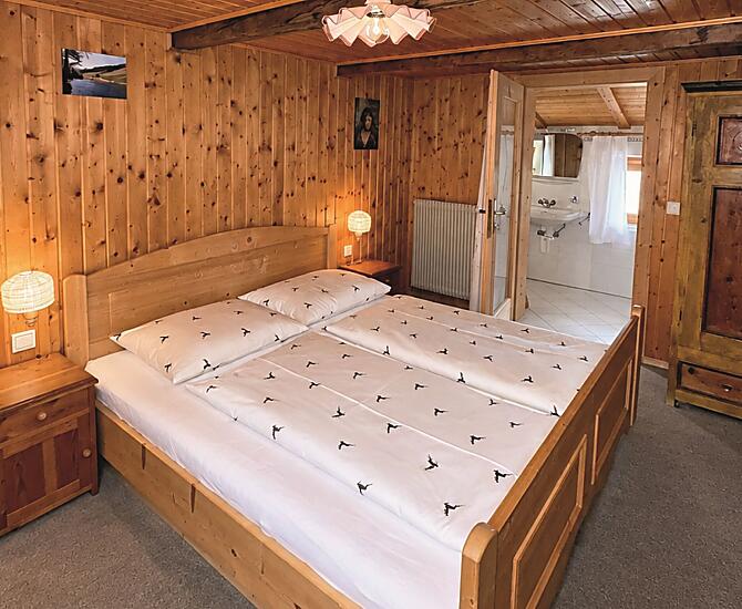 Schlafzimmer in Altholz