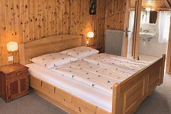 Schlafzimmer in Altholz