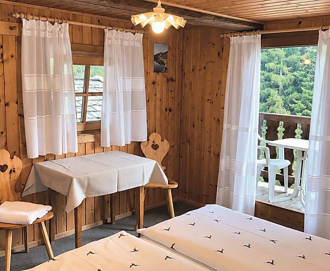 Schlafzimmer in Altholz